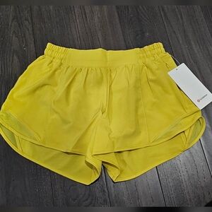 Lululemon Hotty Hot Low Rise Shorts 4"